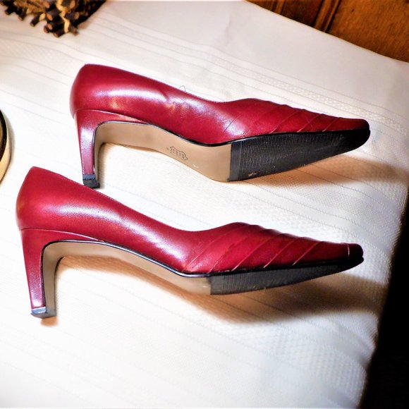 Flattering *** PORTIA *** Heels - Size 9 - Picture 3 of 3